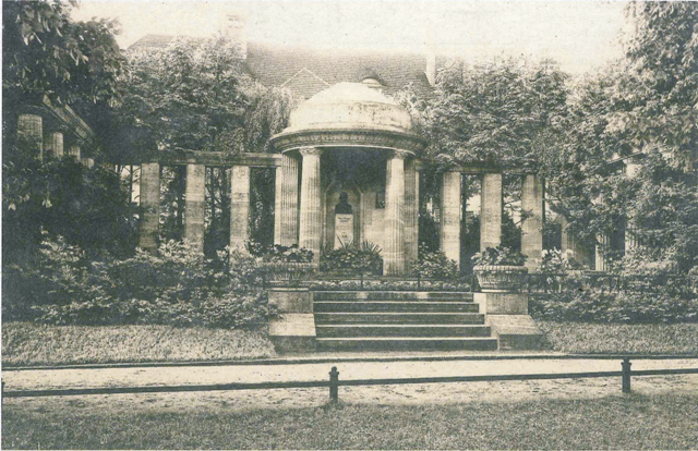 Fot 10. Mauzoleum Mauzoleum